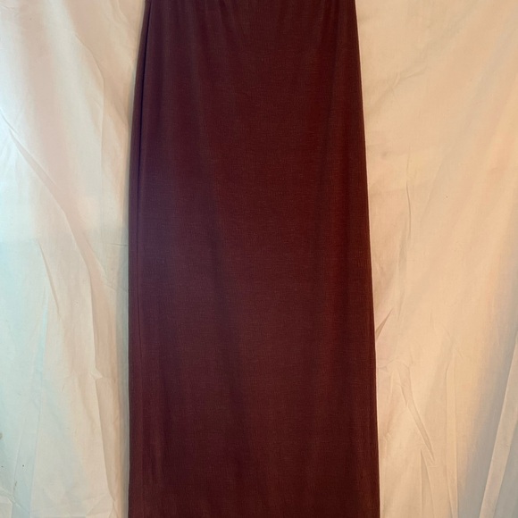 Elegant Brown Maxi Skirt With Slit - Picture 5 of 11